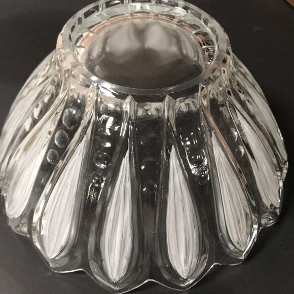 Vintage Heavy Lead Glass crystal tulip serving bowl - Picture 2 of 2